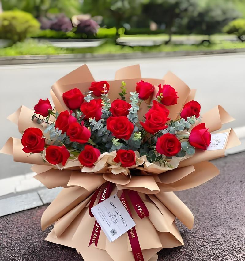 聊天中提到玫瑰花代表什么？玫瑰花在聊天中的含义是什么？