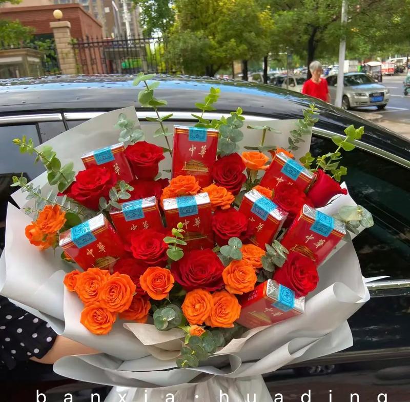 六枝白蓝玫瑰混搭的寓意是什么？混搭花束的花语解读？
