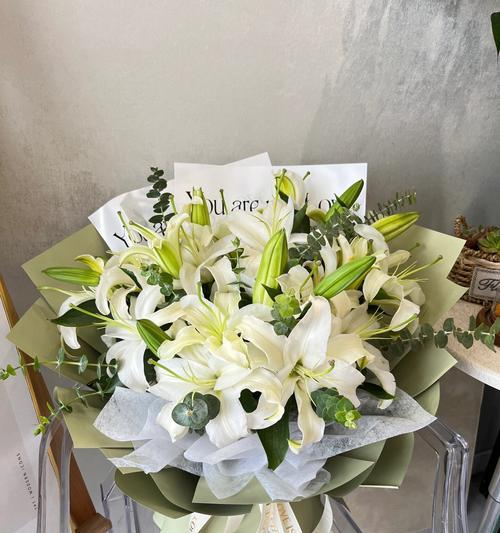圣诞节白百合的花语是什么？送白百合花有何特别意义？