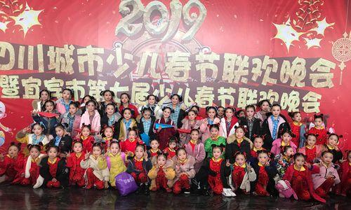 小百合在雪中舞蹈象征着什么？它传达了怎样的信息？