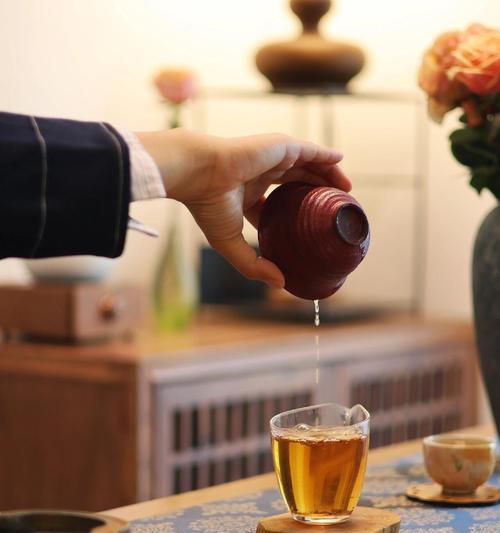 喝茶赏花有何寓意？茶与花结合的象征意义是什么？