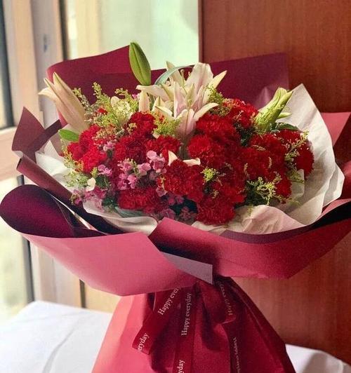 奶奶生日送花指南：哪种花最合适？送多少朵最适宜？