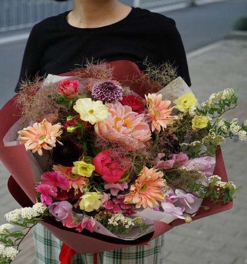 奶奶生日送花指南：哪种花最合适？送多少朵最适宜？