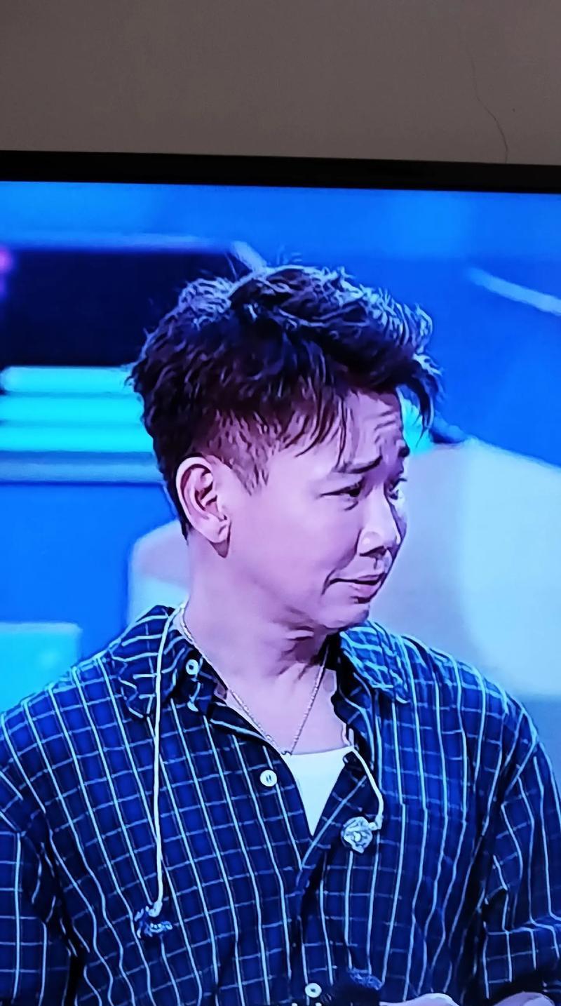 主持人阿喆是如何解说花语的？