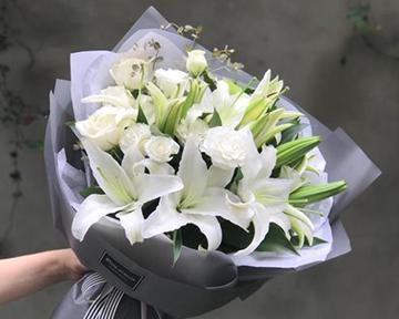 丈母娘和媳妇间花语的含义是什么？