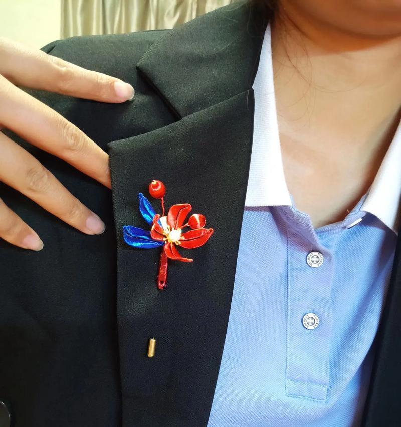 缠花胸针的寓意是什么？佩戴缠花胸针有哪些讲究？