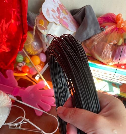 盆景工具铁丝的正确使用方法是什么？如何利用铁丝进行盆景造型？