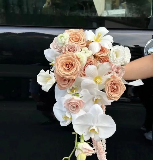 手捧花送给公婆的含义是什么？送给公婆的手捧花代表什么？