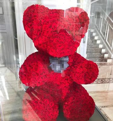 红色熊猫加玫瑰花的寓意是什么？