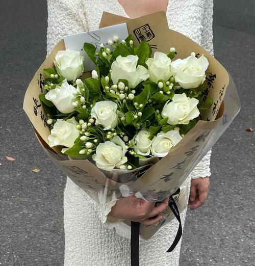 茉莉花的爱情寓意和象征是什么？茉莉花在爱情中的意义？