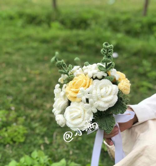 黄色中式手捧花代表什么？