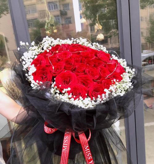 情人节捡到玫瑰花有何含义？它的花语是什么？