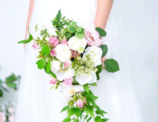 捧花的寓意是什么？捧花在爱情中代表什么含义？