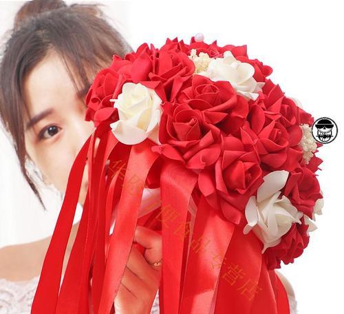 手捧花扔花球的寓意是什么？花球在婚礼中代表什么？