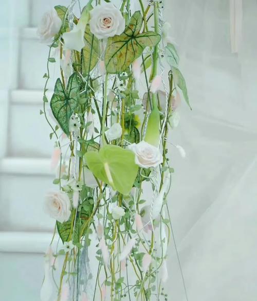 瀑布手捧花分两束有什么特别的寓意吗？